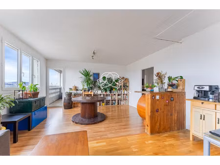 dernier etage avec vue