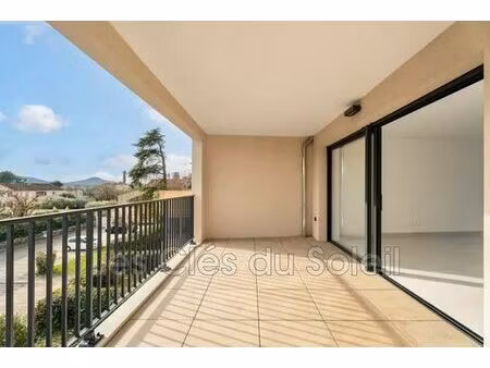 appartement de 3 chambres de luxe en vente à la crau  provence-alpes-côte d'azur