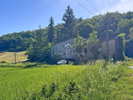 maison isolée avec 1 hectare de terrain