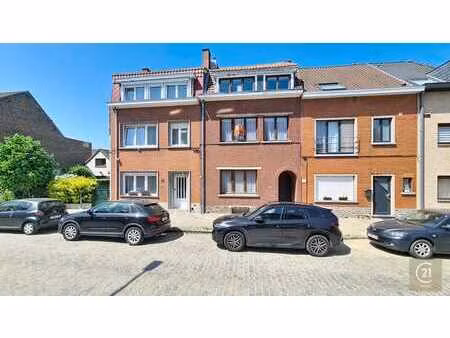 grande maison de 180 m² avec beau jardin * 5 chambres