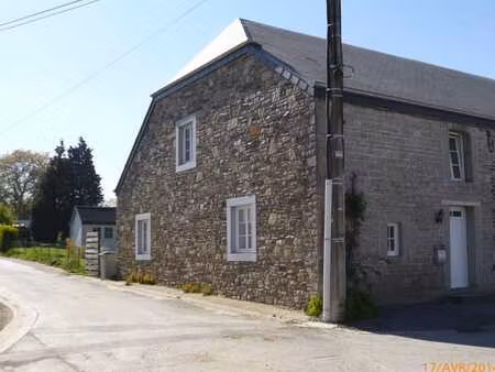 maison de caractère en pierres avec jardin sise à halma