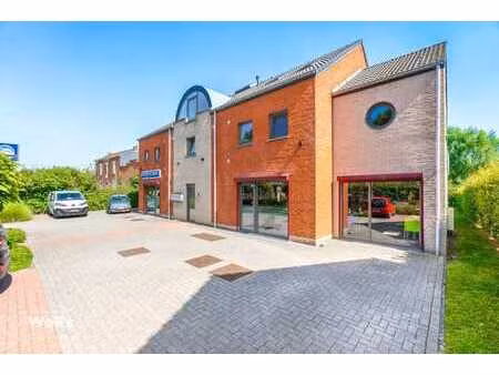 rez commercial de 225 m²  actu. restaurant renommé !