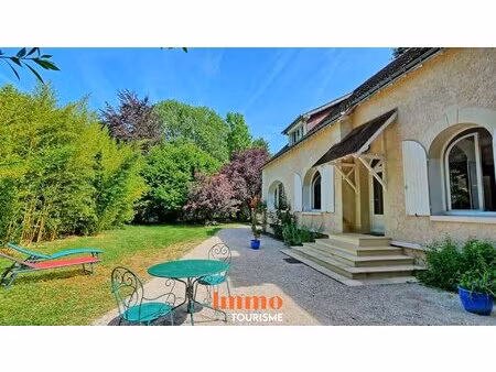 maison  gîtes  profession libérale au coeur d'amboise
