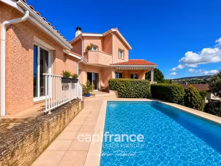 maison familiale 173 m² – 4 chambres  bureau  piscine  vue dégagée et dpe c –...