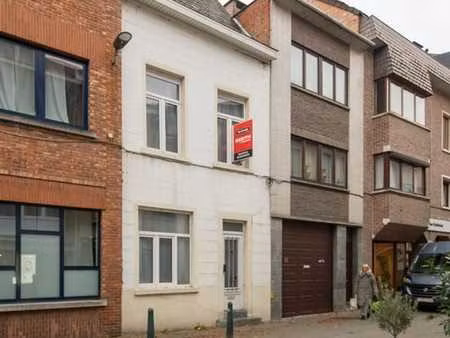charmante maison avec 2 chambres  sise au centre de halle.