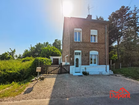 maison individuelle avec 2 chambres  garage et grand jardin !
