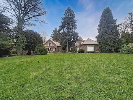 villa spacieuse sur 30a 39ca