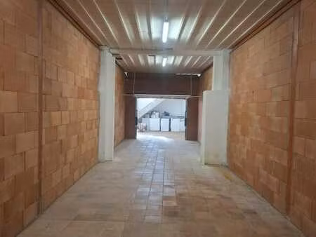 garage à louer à quaregnon  spacieux et lumineux