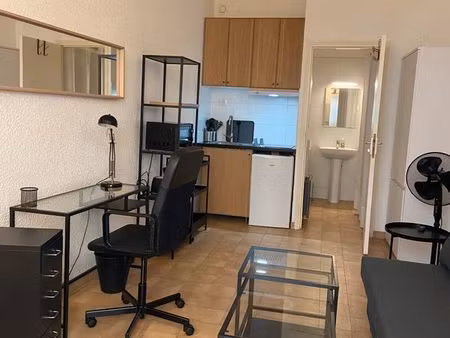 beau studio 19m2 + terrasse 6m centre historique aix en provence