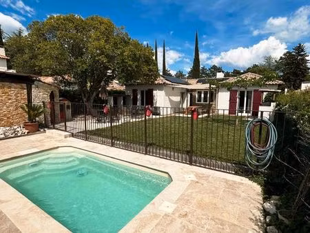 villa t4 piscine jardin puyricard