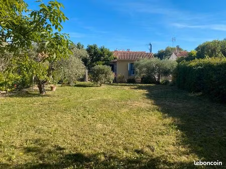 maison de plain-pied à rénover avec jardin piscinable