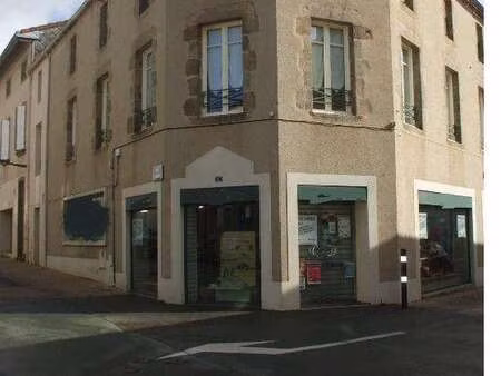 location bureaux et commerces aux herbiers (85500) : à louer / 200m² les herbiers