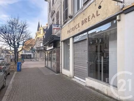 local 200 m²