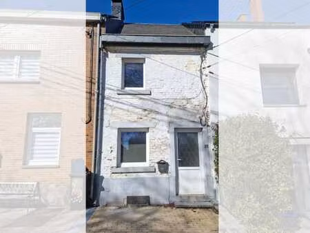 maison d'habitation avec cour et jardin non attenant