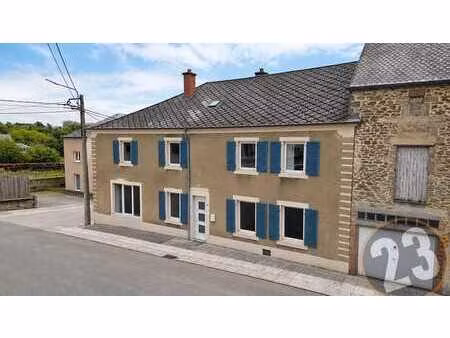 grande maison 3 chambre avec garage et cour