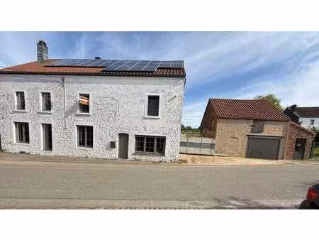 maison + entrepôt de 130 m2 + garage + prairies