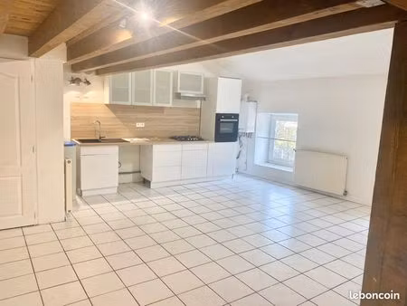 appartement de 90m2 avec 3 chambres + terrasse privative + petit terrain privatif