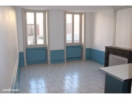 t2 48m2 rue nationale