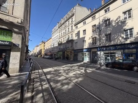 local commercial 23 m²