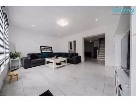 maison avec beau potentiel 2 chambres avec terrasse