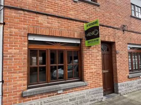 sympathique maison mitoyenne idéalement située