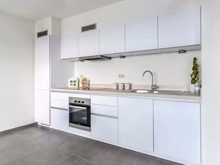appartement 2 chambres- la louvière- àpd de 975 + 90 €