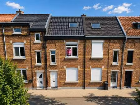maison – 3 facades – 3 ch – jardin – terrasse