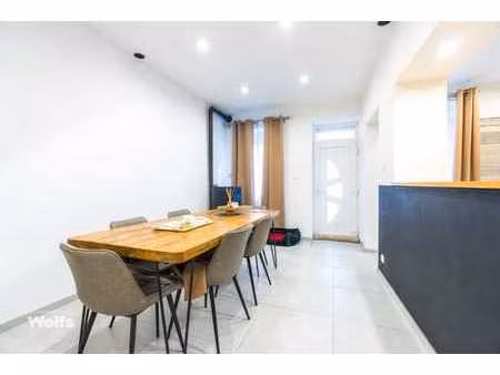 agréable maison rénovée avec garage et jardin !