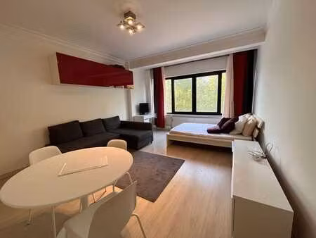 studio à uccle  avenue winston churchill