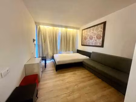 st gilles - stéphanie - studio