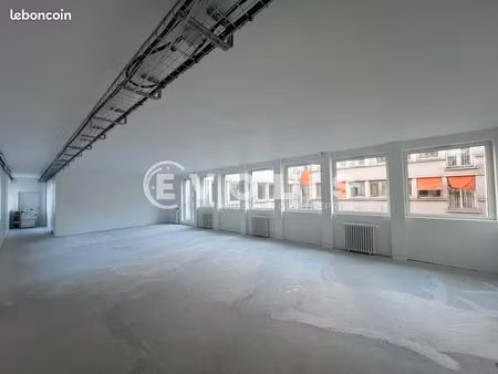 bureaux 230 m²