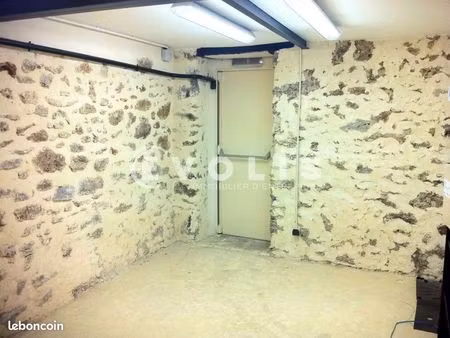 bureau 73 m²
