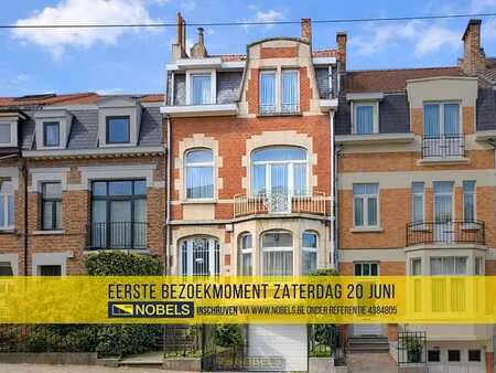 a vendre  élégante maison de maître au charme intemporel