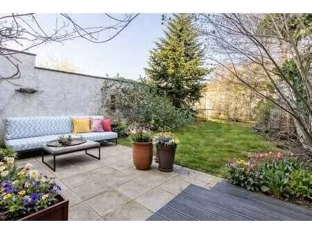 belle maison bifamiliale avec jardin et garage