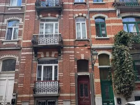maison unifamiliale à rénover dans super quartier à saint-gi