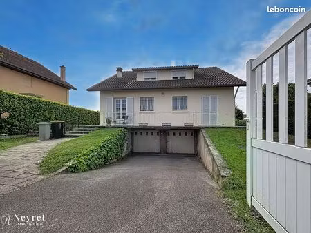 villa 8 pièces 199 m²