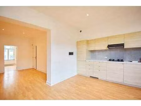 appartement 63m² 1ch entièrement rénové