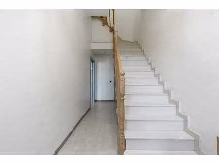 maison de maître avec entrepôt et ascenseur idéalement