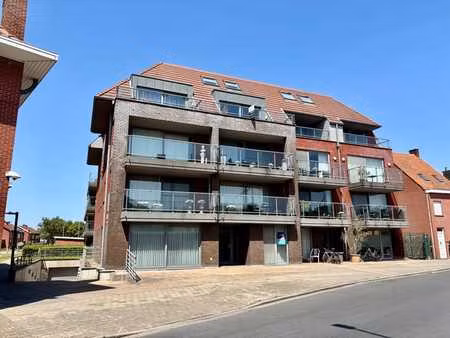 ruim duplexappartement met dubbele garage te kachtem.