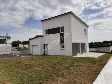 location maison à locmaria-grand-champ (56390) : à louer / 95m² locmaria-grand-champ
