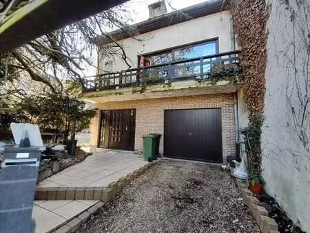 te renoveren appartement met prachtig zicht op bosrijke o...