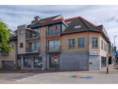 appartement duplex idéalement situé.