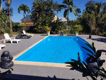 vente propriété 12 pièces 320 m² à sainte rose (97115)  1 000 000 €
