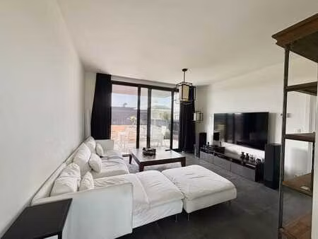 twee-slaapkamer appartement met terras