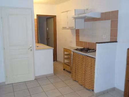 location appartement 3 pièces 63 m² à aups (83630)
