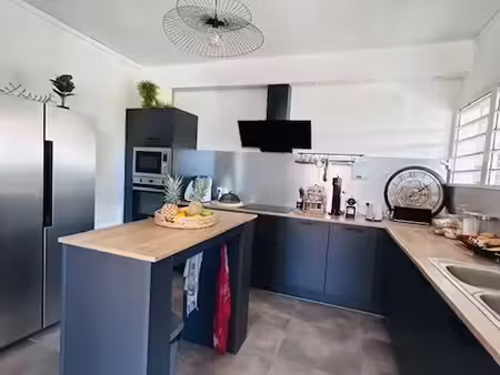 location appartement 4 pièces 100 m² à petit-bourg (97170)