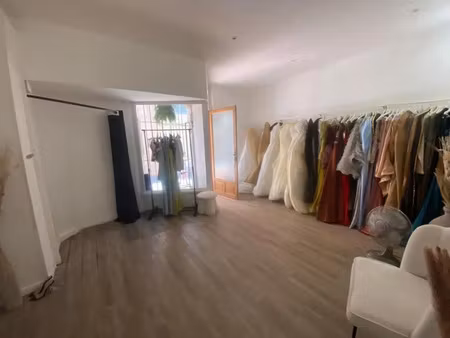 location commerce à ollioules (83190)