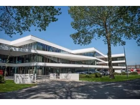 bureau ultramoderne de 200 m² prêt à emménager