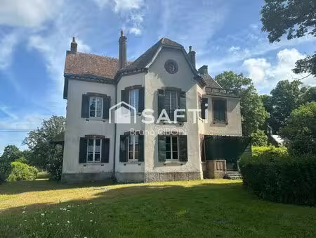maison de maître  306 m² 12 pièces  10 chambres  parc boisé.