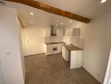 location maison 3 pièces 45 m² à hyères (83400)